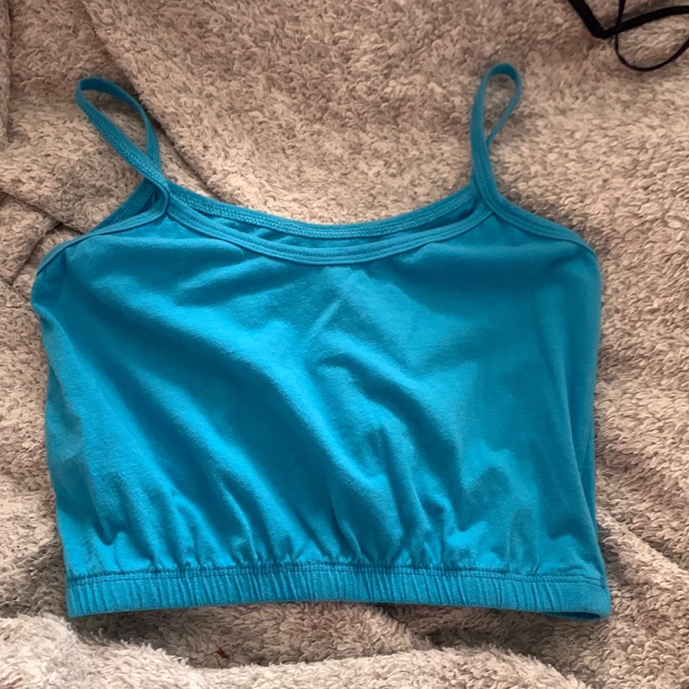 blue tank top